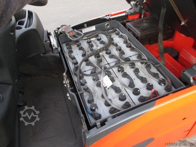 Elektrisk 3 -hjulet gaffeltruck Linde E16C-02