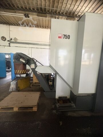 Centro di lavoro verticale HAAS UMC-750