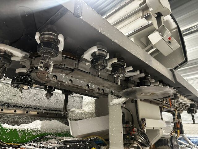 Bearbetningscenter BIESSE 5 axes Rover C 6.50 CONF3