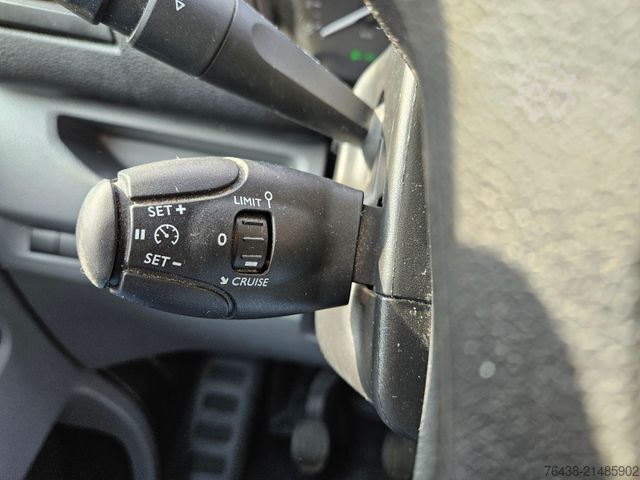 Panelová dodávka OPEL Vivaro 2,0 L3|WÜRTH REGALE|1.HD|TÜV+ÖL+BREMSEneu