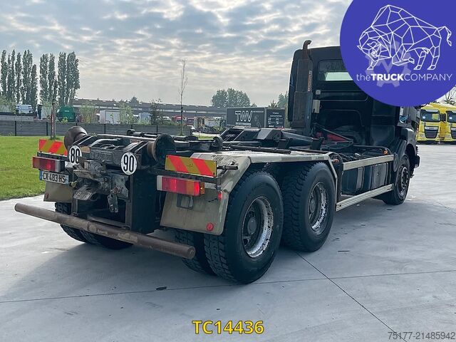 Transport af containere Renault Kerax 370