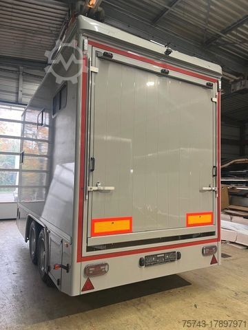 Pferdeanhänger  TT XL 3-4 Pferde Wohnung, Dusche
