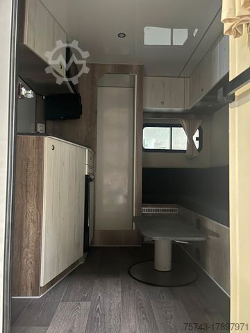 Pferdeanhänger  TT XL 3-4 Pferde Wohnung, Dusche