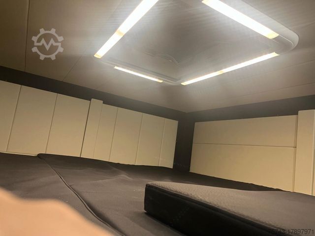 Pferdeanhänger  TT XL 3-4 Pferde Wohnung, Dusche