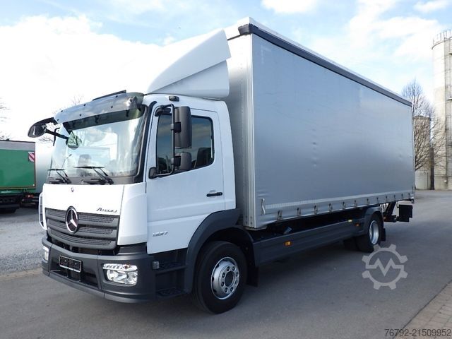 Plattewagen met zeil MERCEDES-BENZ 1327 L Atego 4 Pritsche 7,3m/LBW/AHK/Klima/55tkm