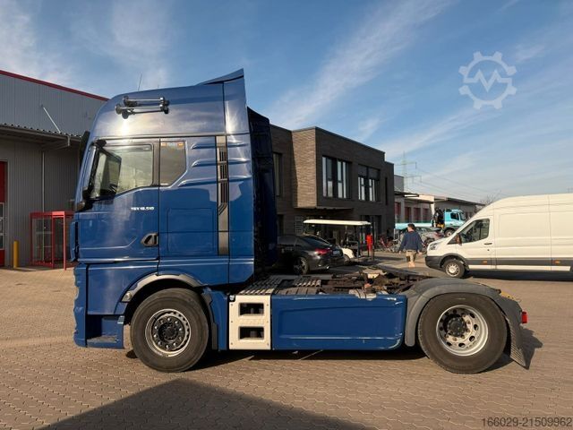 Standaard trekker MAN TGX 18.510 mit Hydraulik Kipper Schubboden