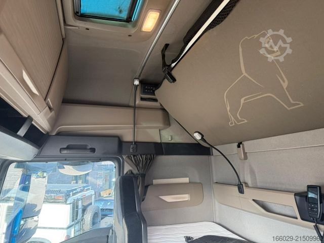 Standaard trekker MAN TGX 18.510 mit Hydraulik Kipper Schubboden