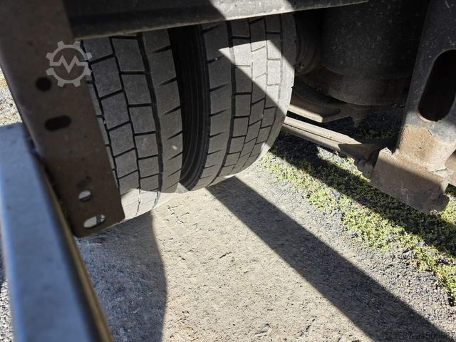 Flaklastbil med kapell IVECO 120E25 Pritsche&Plane,Ladebordwand 1,5 To