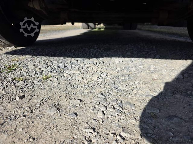 Flaklastbil med kapell IVECO 120E25 Pritsche&Plane,Ladebordwand 1,5 To