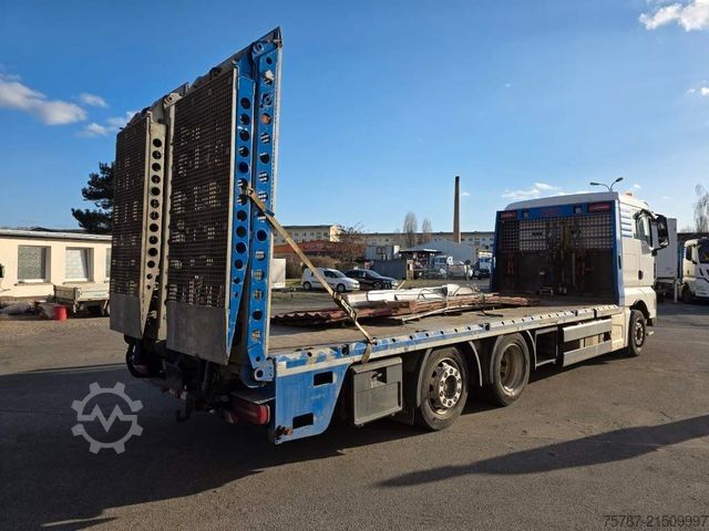 Wrecker MAN 26.400 TGX mit Baustoffplateau, geteilte Rampen