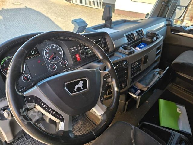 Wrecker MAN 26.400 TGX mit Baustoffplateau, geteilte Rampen