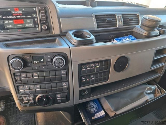 Wrecker MAN 26.400 TGX mit Baustoffplateau, geteilte Rampen