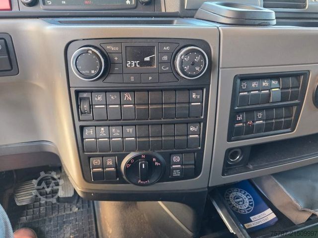 Wrecker MAN 26.400 TGX mit Baustoffplateau, geteilte Rampen