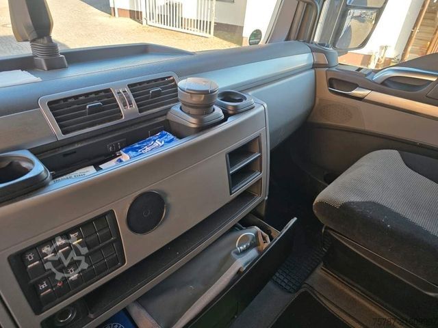 Wrecker MAN 26.400 TGX mit Baustoffplateau, geteilte Rampen