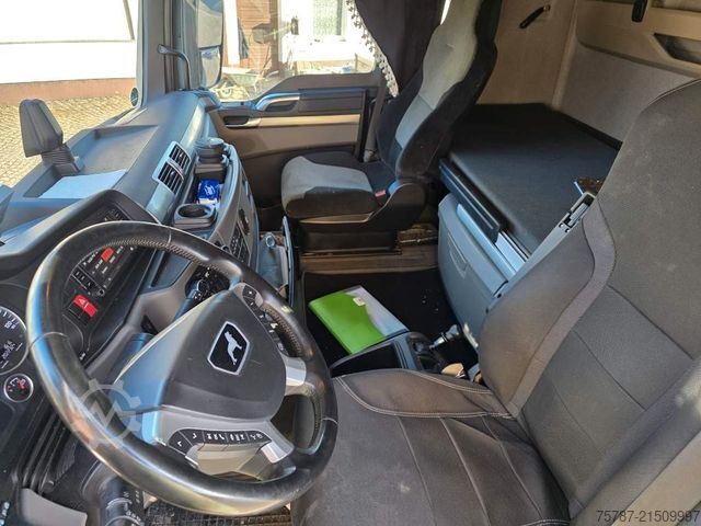 Wrecker MAN 26.400 TGX mit Baustoffplateau, geteilte Rampen