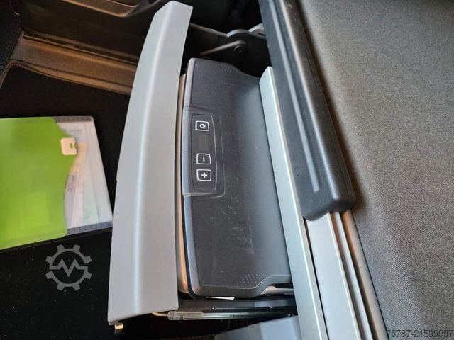 Wrecker MAN 26.400 TGX mit Baustoffplateau, geteilte Rampen