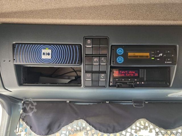 Wrecker MAN 26.400 TGX mit Baustoffplateau, geteilte Rampen