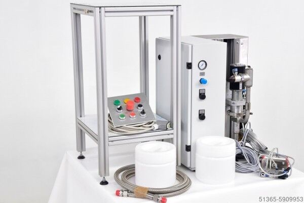 Het legen van containers Netzsch BE-5T/3NDP06