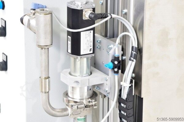 Het legen van containers Netzsch BE-5T/3NDP06