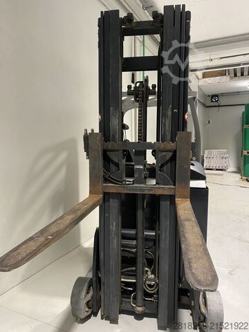 Carretilla retráctil STILL FMX 17