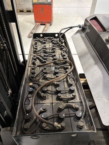 Carretilla retráctil STILL FMX 17