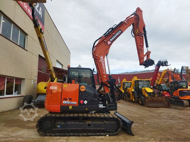 Miniexcavadora Hitachi ZX85USB-6