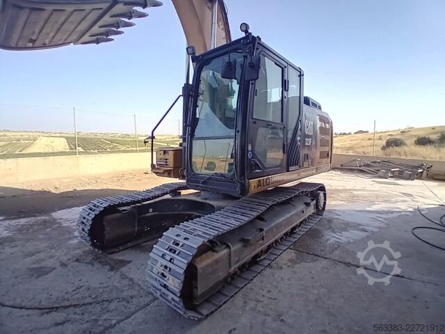 Excavadora sobre orugas Caterpillar 323FLN IHC