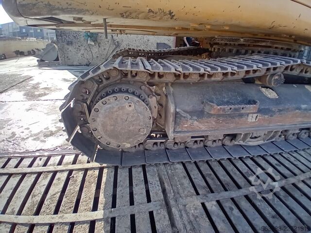 Excavadora sobre orugas Caterpillar 323FLN IHC