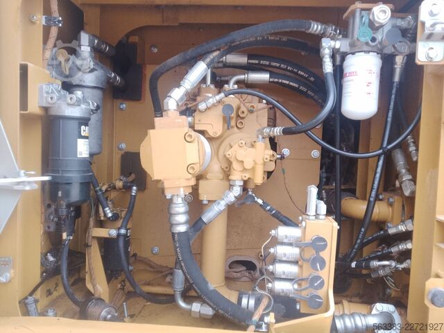 Gravemaskine på larvefødder Caterpillar 323FLN IHC