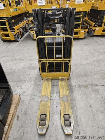 High Lift stacker Yale MS20XD