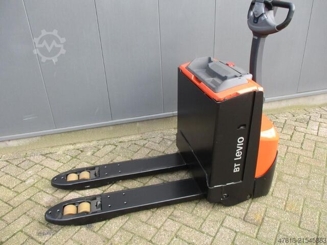 Pallet truck TOYOTA LWE180