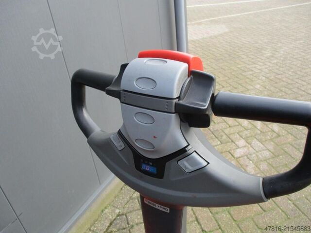 Pallet truck TOYOTA LWE180