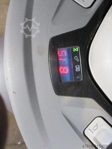 Pallet truck TOYOTA LWE180