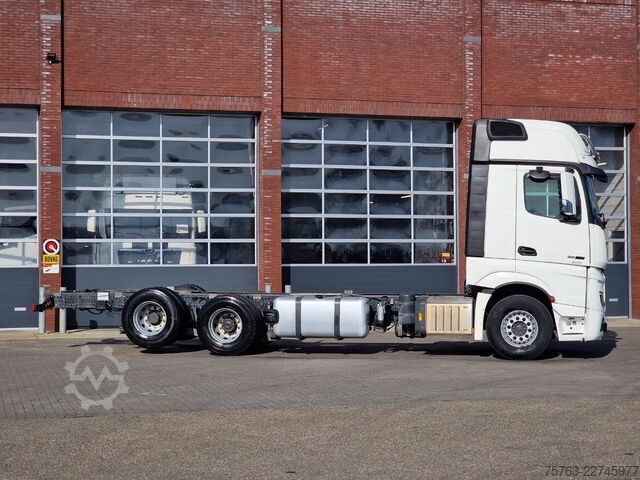 Alváz vezetőfülkével Mercedes-Benz Actros 2663 Gigaspace 6x2 - Retarder - 4.90 WB ...