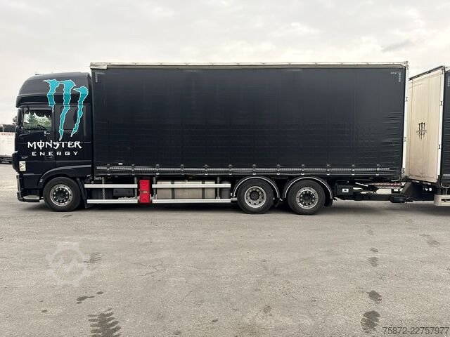 Autocarro con pianale e telone DAF XF SUPERSPACE CAB 530 6X2 26T TAULINER