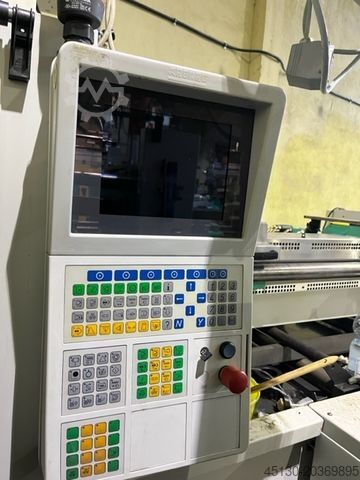 Machine de moulage par injection Arburg 420C 1300-675 mit dem Angußpicker Star