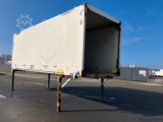 Remolque con caja móvil KRONE .