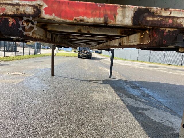 Remolque con caja móvil KRONE .