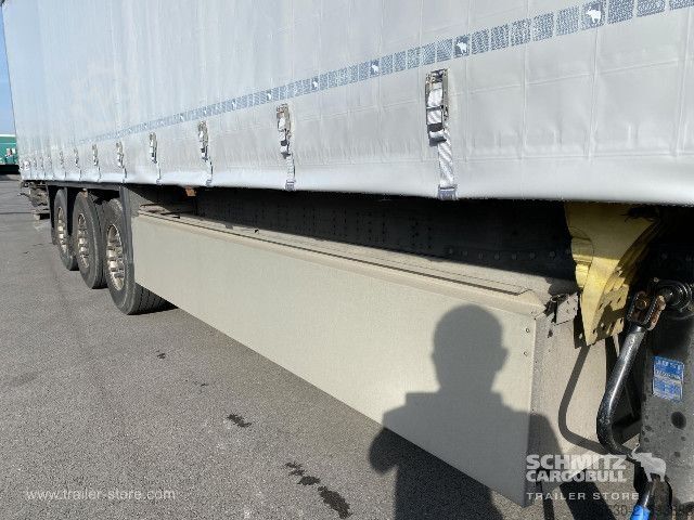 Åben sættevogn med presenning Schmitz Cargobull Semitrailer Curtainsider Standard Hayon