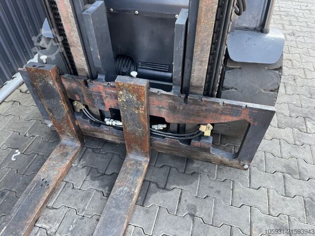 Elektrische vorkheftruck met 4 wielen Linde E50HL-01