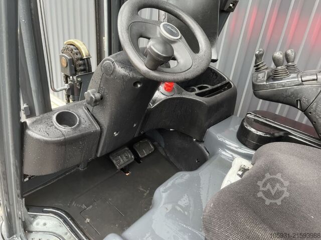 Elektrische vorkheftruck met 4 wielen Linde E20PH-02