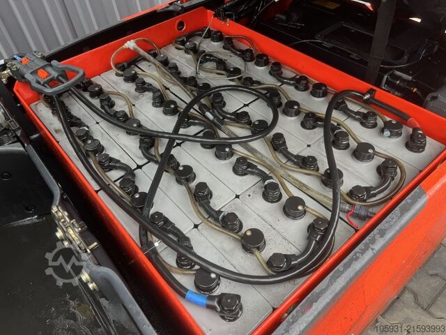 Elektrische vorkheftruck met 4 wielen Linde E16PH-02