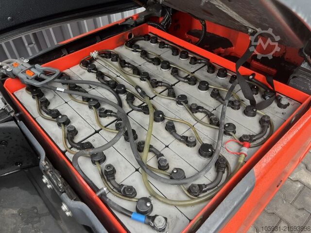 Elektrische vorkheftruck 3 wielen Linde E16L-02