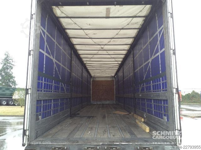 Semi-remorque bâchée Fruehauf Semitrailer Curtainsider Standard
