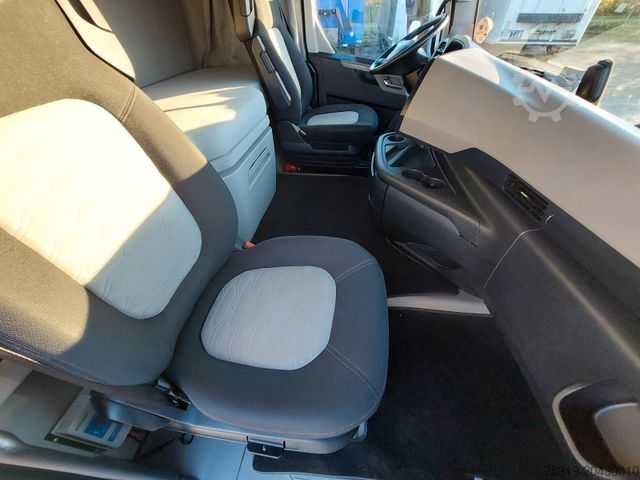 Volumen SZM FORD F-Max 1850 LL