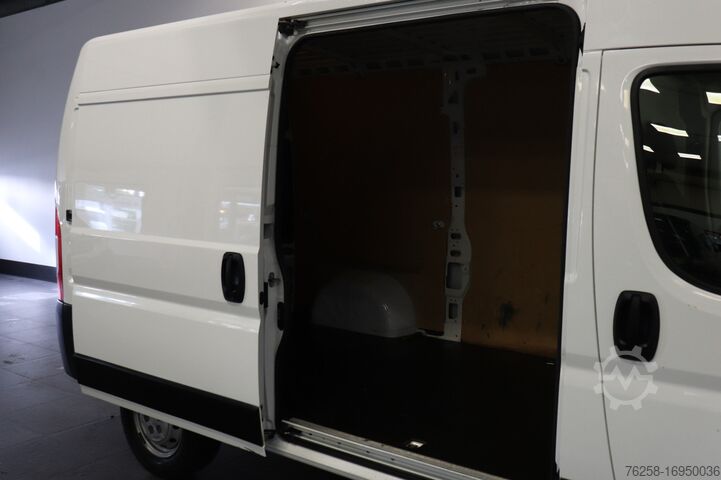 Furgonetka Peugeot Boxer 2.2 BlueHDi L2H2 140PK - EURO 6 - Airco -...