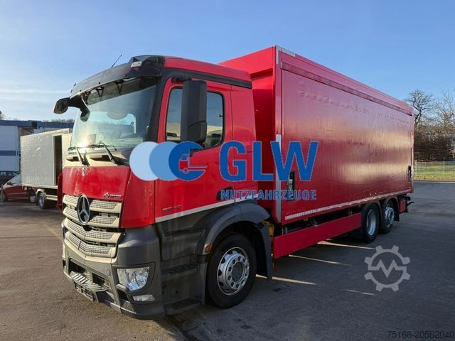 Vrachtwagen met bakwagen MERCEDES-BENZ ANTOS 2540 L Getränke 6,95 m LBW 2 T*AHK*LENK