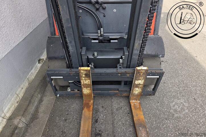 LPG targoncák Linde H25T-02