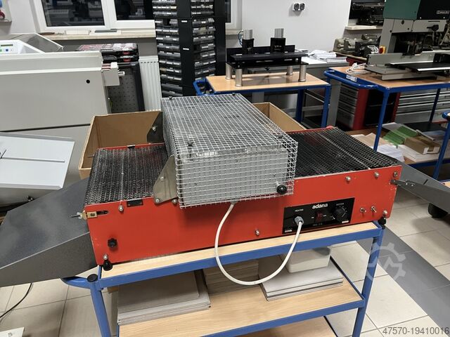 Thermografische machine Adana Mo. 318 Thermographic machine Adana Mo. 318 for relief printing
