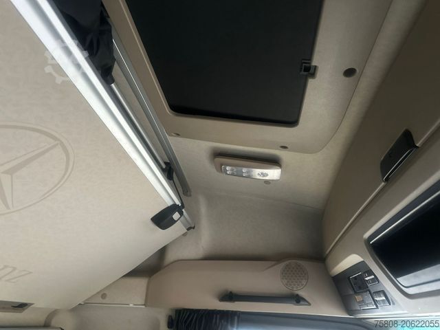 Volymdragbil MERCEDES-BENZ Actros 1848 Low Hubsattel Safety Retarder Xenon